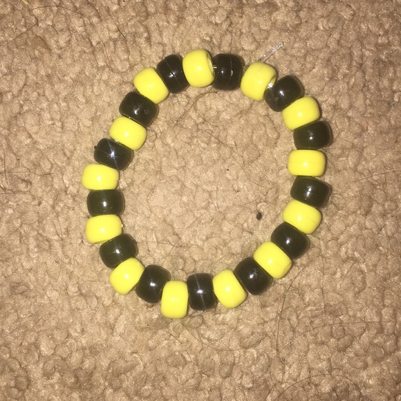 Bumble bee bracelet - Picture 1 of 1